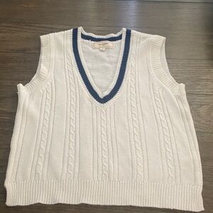 No Comment NY- LA White and Navy V-Neck Sweater Vest